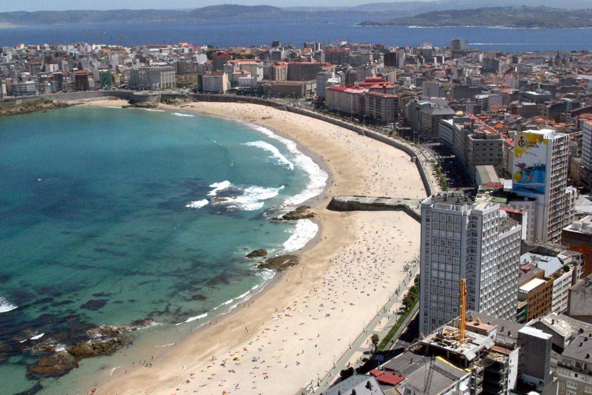 Primera Linea De Playa De Riazor آكورونيا المظهر الخارجي الصورة